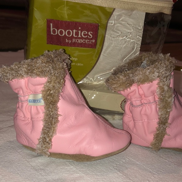 Robeez Other - Infant Girl Booties by ROBEEZ Pink Leather
